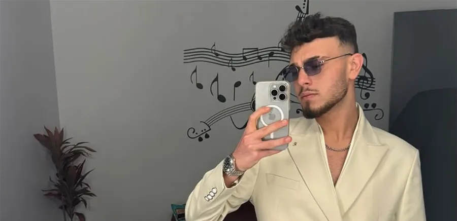 رسالة غرامية تربك الشامي في حفله بتونس