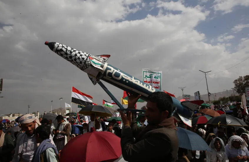 الحوثيون ينفذون عملية عسكرية في يافا بصاروخ "فلسطين2"