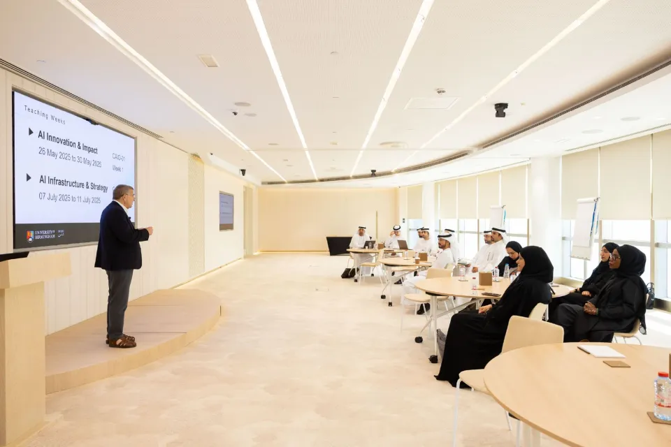 الإمارات تطلق البرنامج التدريبي للرؤساء التنفيذيين للذكاء الاصطناعي الإمارات تطلق البرنامج التدريبي للرؤساء التنفيذيين للذكاء الاصطناعي