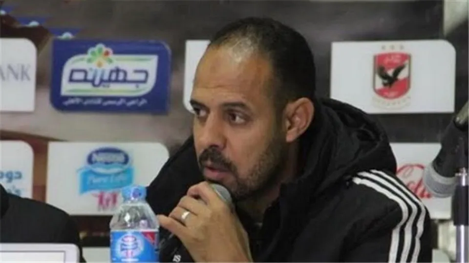 الأهلي يمدد بقاء الجهاز الفني المؤقت بقيادة عماد النحاس حتى فترة التوقف الدولي الأهلي يمدد بقاء الجهاز الفني