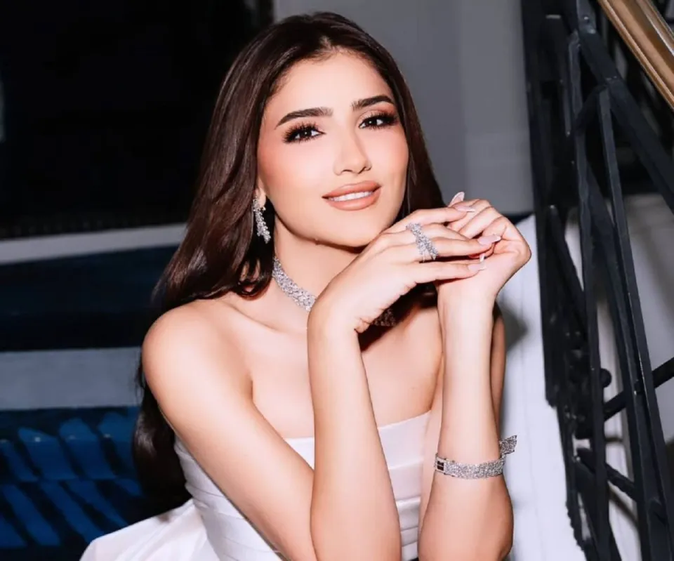 مي عمر تعلن عن مسلسلها الجديد "الست موناليزا" بعيداً عن زوجها مي عمر تعلن عن مسلسلها الجديد "الست موناليزا" بعيداً عن زوجها