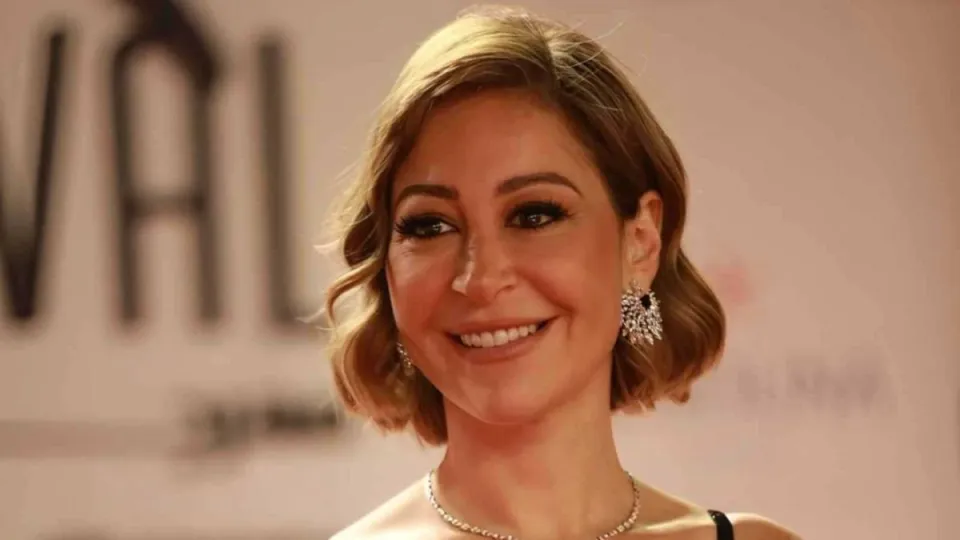 ضجة حول وثيقة زواج منة شلبي وأحمد الجنايني... والفنانة تلتزم الصمت ضجة حول وثيقة زواج منة شلبي وأحمد الجنايني... والفنانة تلتزم الصمت