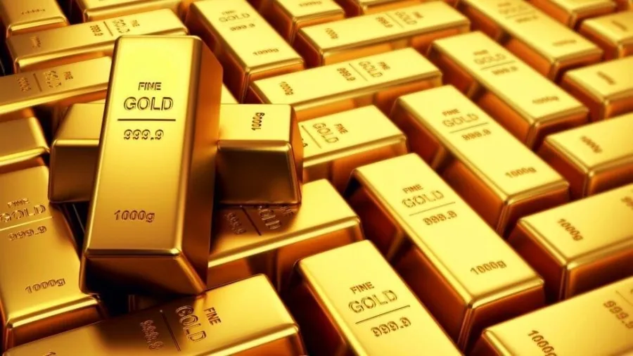 الذهب يتراجع مع صعود الدولار وتوقعات خفض الفائدة في الولايات المتحدة