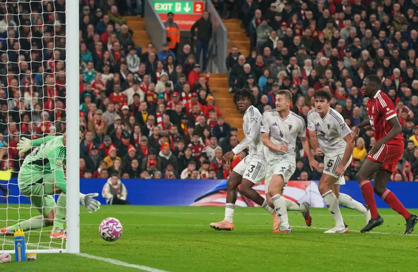 مانشستر يونايتد يسحق ليفربول بهدف ماغواير الحاسم مانشستر يونايتد يسحق ليفربول بهدف ماغواير الحاسم