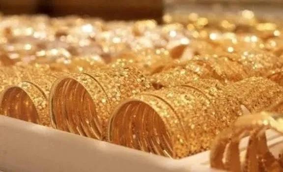 استقرار أسعار الذهب عالميًا وسط ترقّب لحركة الأسواق