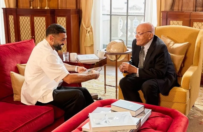 مصر.. لقاء استثنائي يجمع محمد صلاح ومجدي يعقوب في حوار إنساني فريد