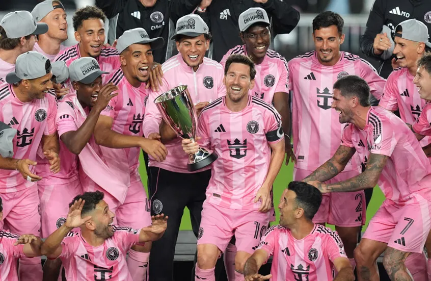 ميسي يقود إنتر ميامي لنهائي الدوري الأمريكي.. ولقطة عناق والدته تخطف الأضواء