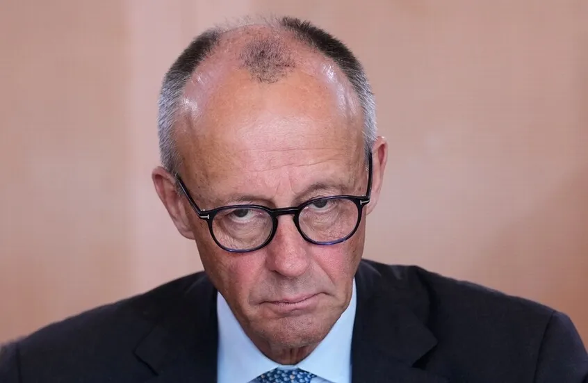 ميرتس يدعو الرئيس السوري أحمد الشرع إلى زيارة ألمانيا لبحث ملف اللاجئين