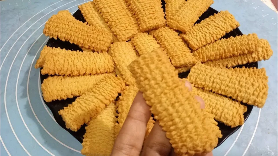 وصفة بسكوت العسل اللذيذ لللانش بوكس على طريقة الشيف نجلاء الشرشابي