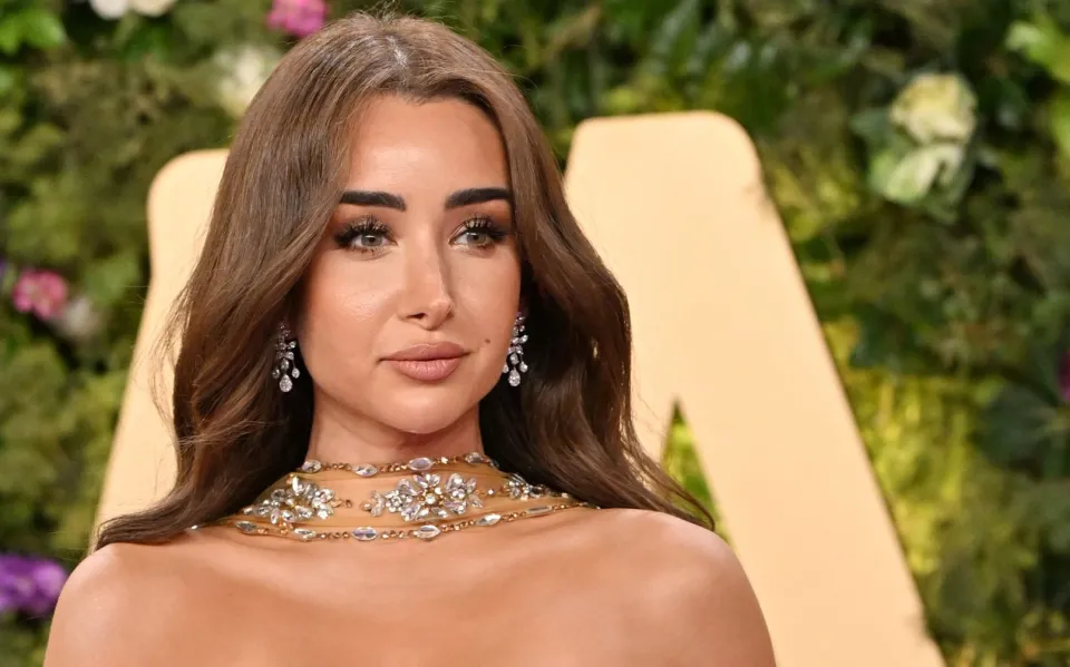 هنا الزاهد تهنئ أحمد حاتم بطريقة مرحة على "إنستغرام"