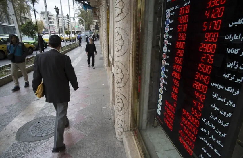  هبوط تاريخي للريال الإيراني رغم خطط إعادة التقييم