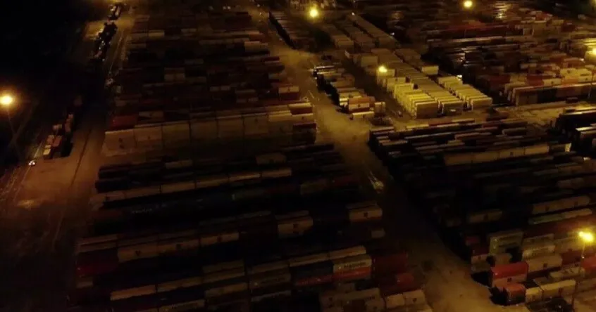 إيطاليا تحبط تهريب شحنة كوكايين ضخمة مخبأة في أكياس فول سوداني