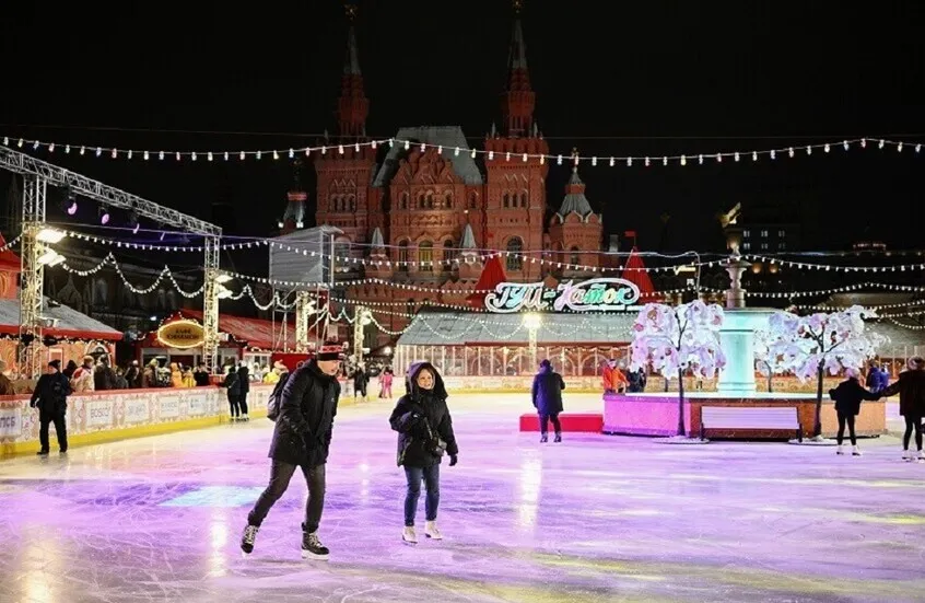 مسنّة روسية عمرها 84 عاماً تُبهر الجمهور العالمي بعرض تزلج استثنائي على الجليد