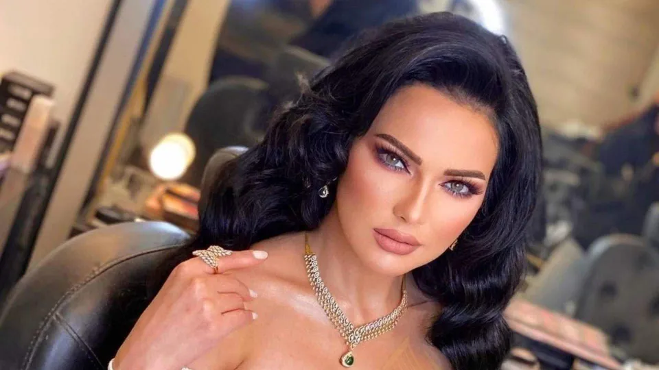 صفاء سلطان تجمع بين الرسالة الإنسانية والحزم في مواجهة الانتقادات عبر برنامج "المؤثر"