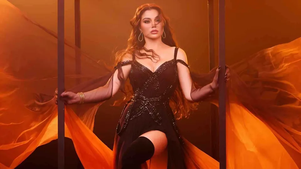 هيفاء وهبي تحدد موعد طرح فيديو كليب أغنية "سوبر وومان"