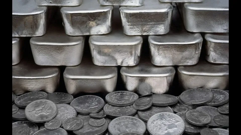 الفضة تقفز فوق 60 دولاراً للأونصة للمرة الأولى في تاريخها وسط طلب عالمي متزايد