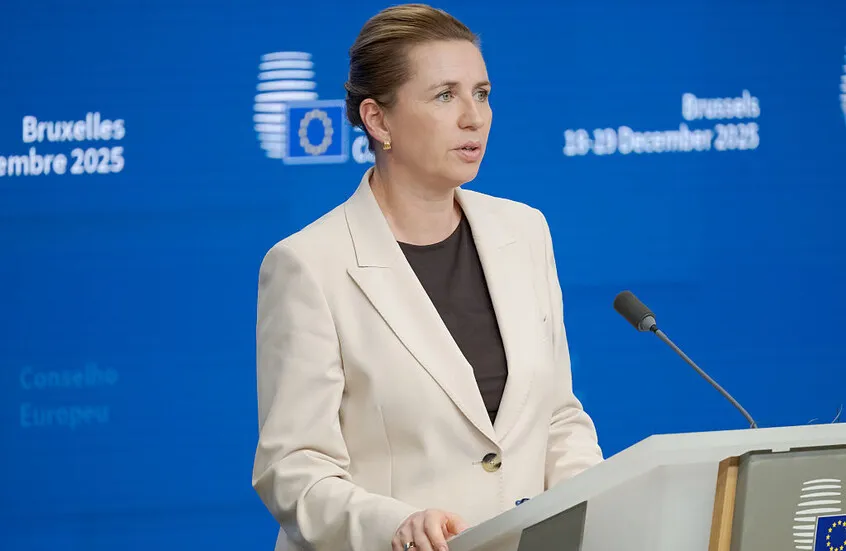 رئيسة وزراء الدنمارك تحذر من انهيار الناتو في حال هجوم أمريكي على غرينلاند