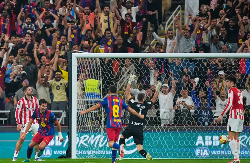 برشلونة يكتسح أتلتيك بلباو 5-0 ويبلغ نهائي كأس السوبر الإسباني