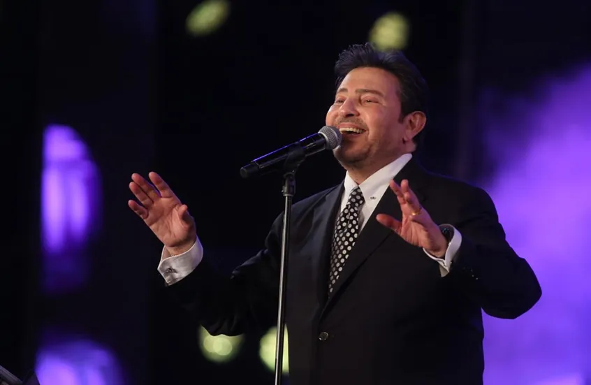 هاني شاكر يخضع لعملية جراحية ويؤجل حفله الفني