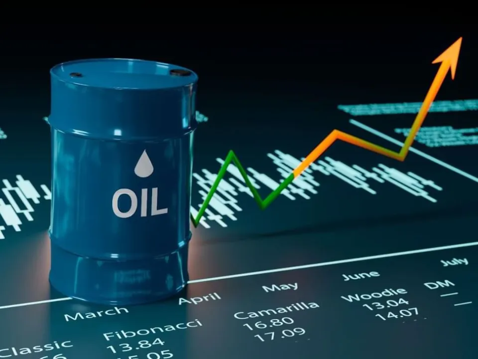 أسعار النفط ترتفع بأكثر من 2% مع تعطل الإنتاج في الولايات المتحدة