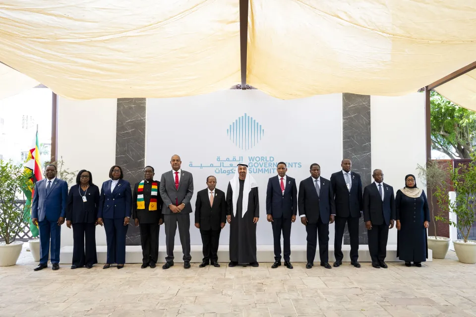 محمد بن زايد يلتقي قادة دول ويبحث تعزيز التعاون خلال القمة العالمية للحكومات 2026